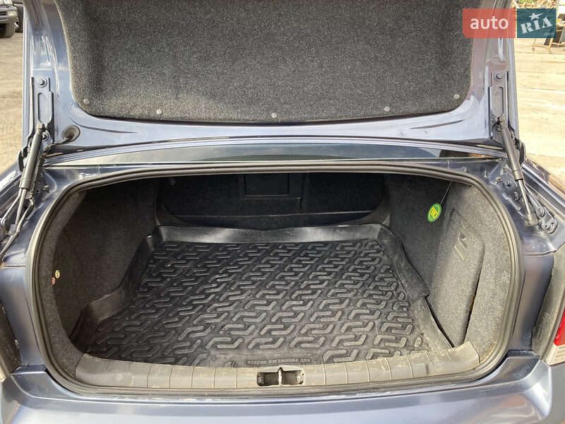 Седан Opel Vectra 2008 в Лебедине