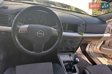 Лифтбек Opel Vectra 2003 в 