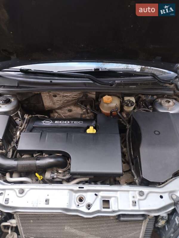 Универсал Opel Vectra 2004 в Полтаве