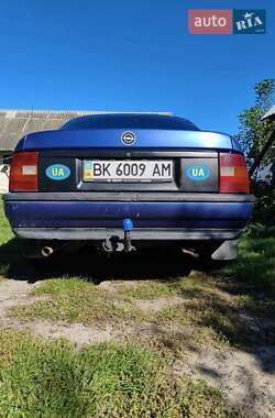 Седан Opel Vectra 1992 в  фото 2 Седан Opel Vectra 1992 в