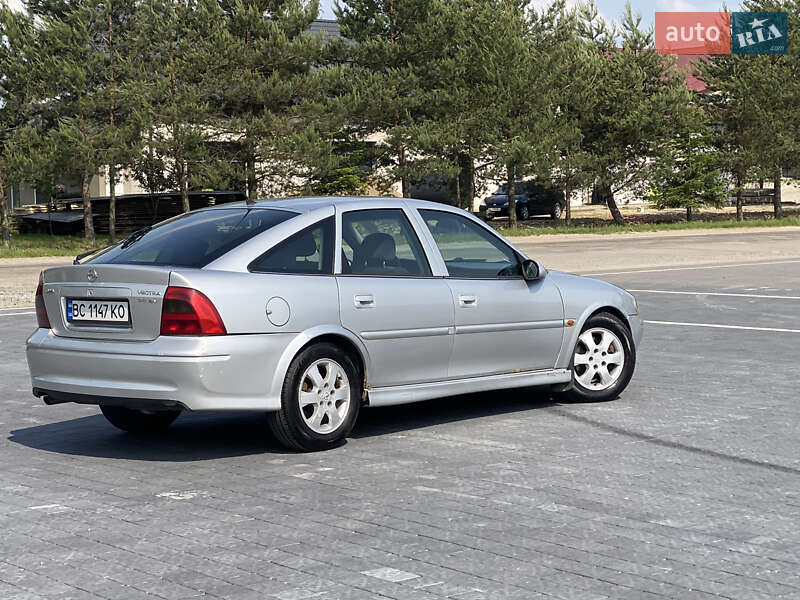 Лифтбек Opel Vectra 2001 в Львове