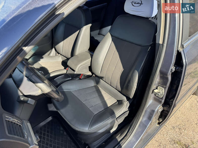 Седан Opel Vectra 2008 в Кропивницком