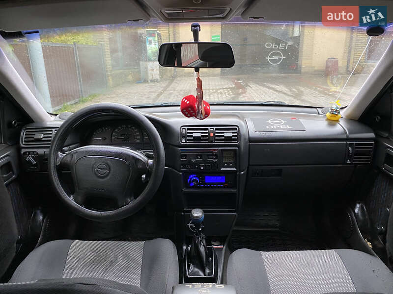 Седан Opel Vectra 1994 в Могилев-Подольске