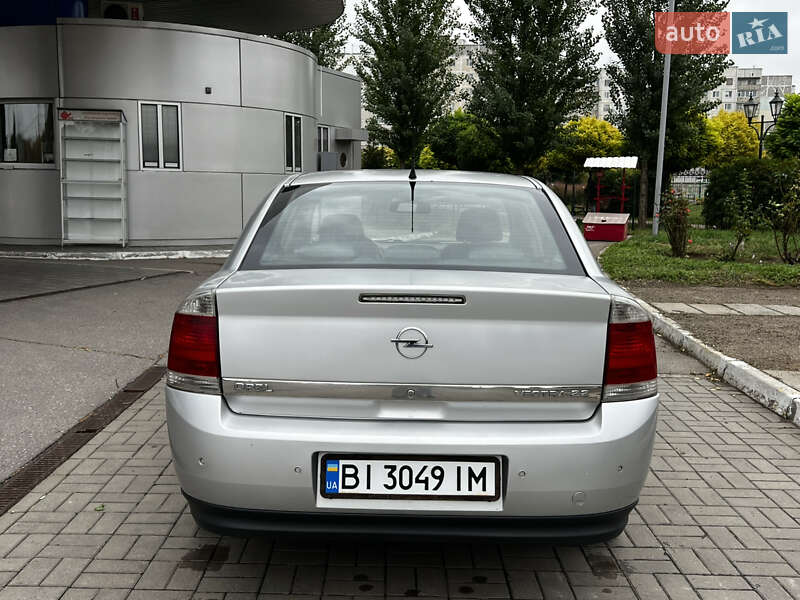 Седан Opel Vectra 2005 в Кременчуге