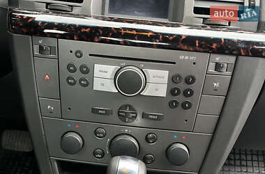Седан Opel Vectra 2005 в  фото 24 Седан Opel Vectra 2005 в