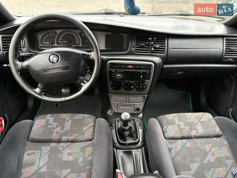 Седан Opel Vectra 1998 в Кривом Роге