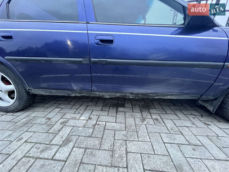 Седан Opel Vectra 1996 в Луцке