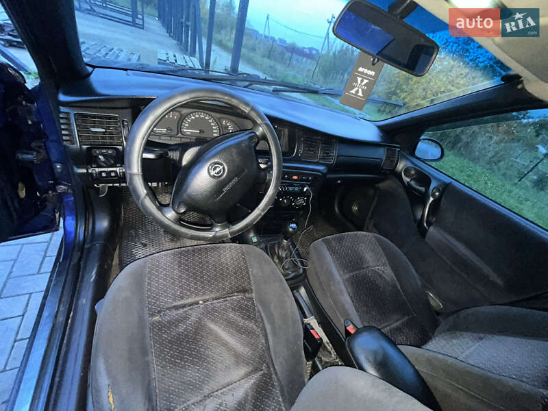 Седан Opel Vectra 1996 в Луцке