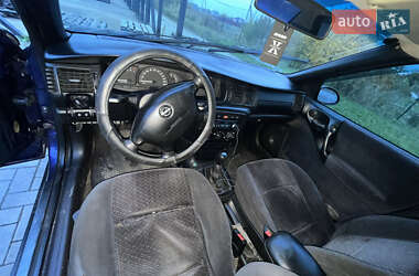 Седан Opel Vectra 1996 в 