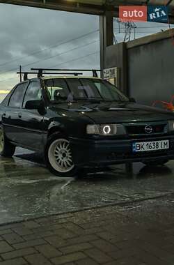 Ліфтбек Opel Vectra 1994 в Рівному