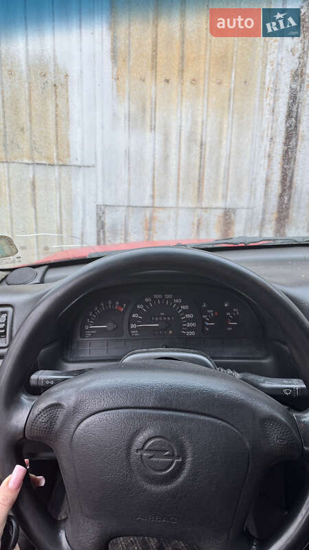 Седан Opel Vectra 1995 в Львове