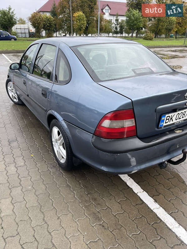 Седан Opel Vectra 1998 в Бродах