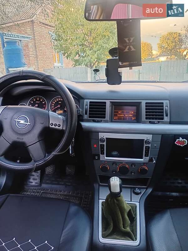 Седан Opel Vectra 2004 в Бобрике фото 10 Седан Opel Vectra 2004 в Бобрике