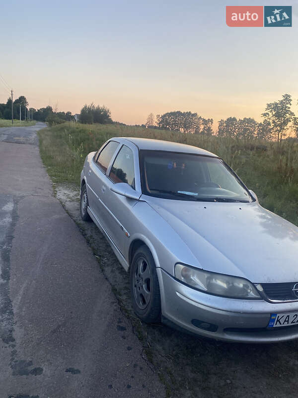 Седан Opel Vectra 1998 в Чуднові