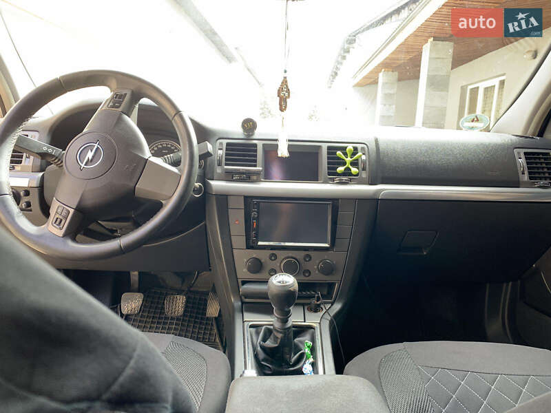 Універсал Opel Vectra 2005 в Мукачевому