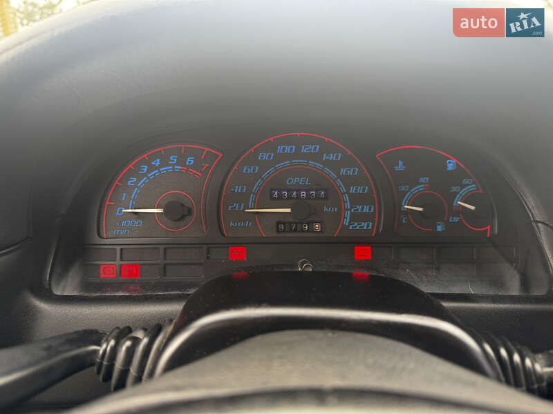 Ліфтбек Opel Vectra 1990 в Одесі фото 13 Ліфтбек Opel Vectra 1990 в Одесі