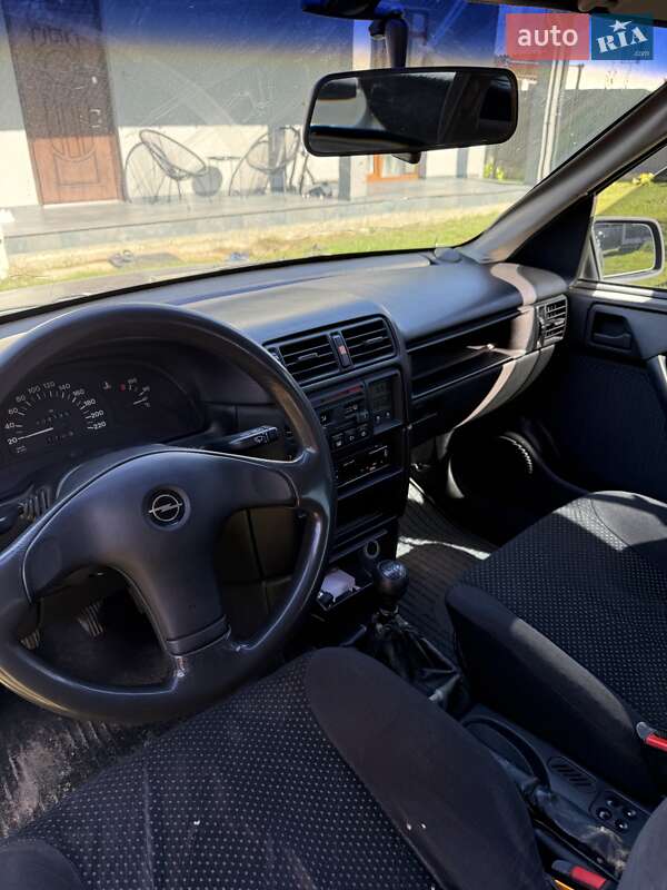 Ліфтбек Opel Vectra 1994 в Ременеві фото 9 Ліфтбек Opel Vectra 1994 в Ременеві