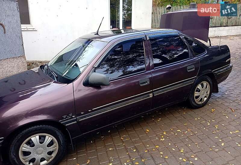 Седан Opel Vectra 1990 в Новоукраинке