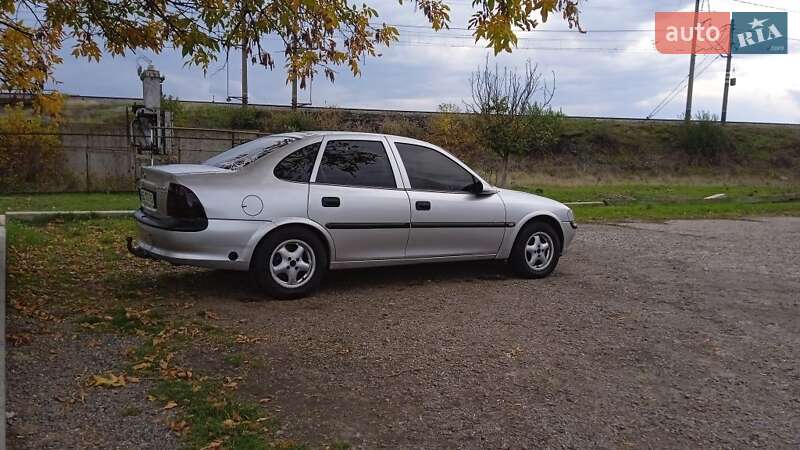 Седан Opel Vectra 1997 в Вознесенске