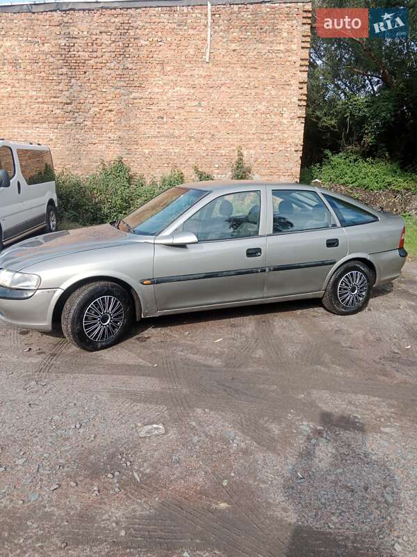 Седан Opel Vectra 1996 в Шептицькому