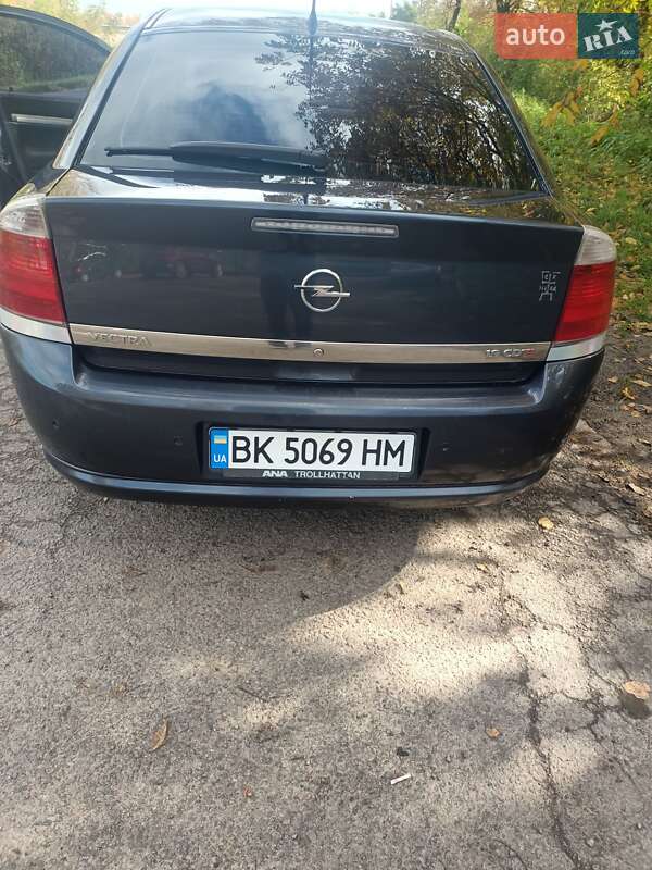 Седан Opel Vectra 2007 в Дубні