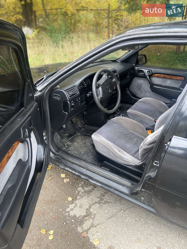 Седан Opel Vectra 1993 в Самборі