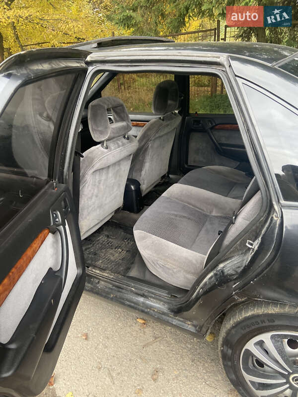 Седан Opel Vectra 1993 в Самборі