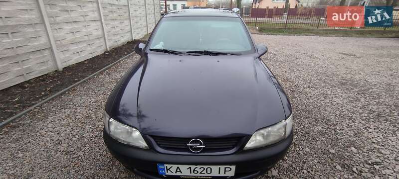 Седан Opel Vectra 1997 в Киеве