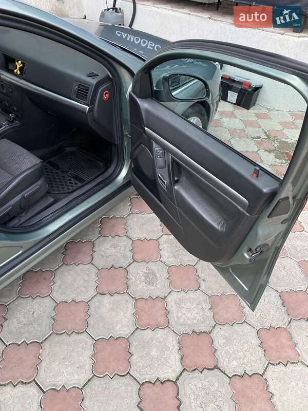 Лифтбек Opel Vectra 2003 в Каменец-Подольском
