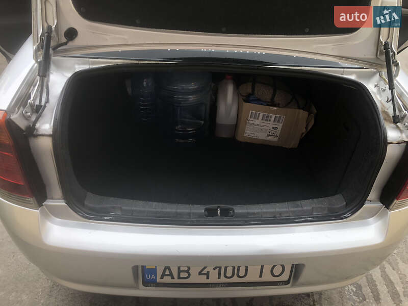 Седан Opel Vectra 2005 в Виннице