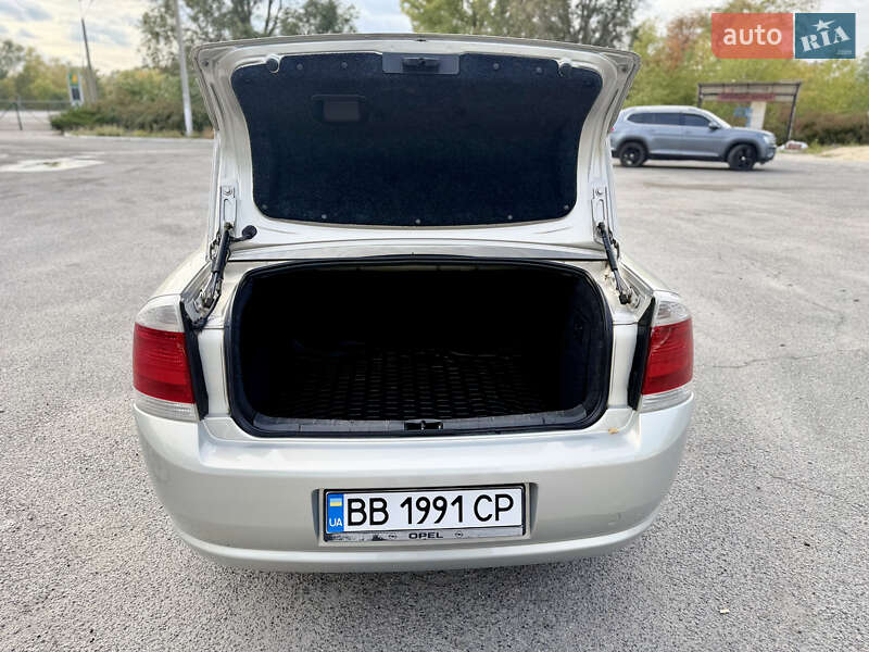 Седан Opel Vectra 2007 в Днепре