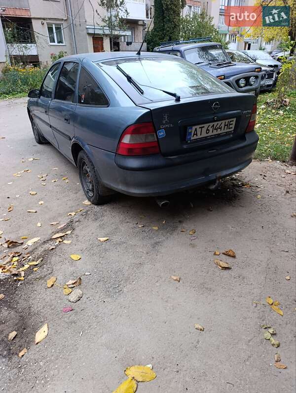 Ліфтбек Opel Vectra 1998 в Івано-Франківську фото 3 Ліфтбек Opel Vectra 1998 в Івано-Франківську