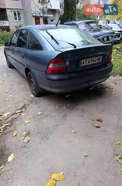Лифтбек Opel Vectra 1998 в  фото 3 Лифтбек Opel Vectra 1998 в
