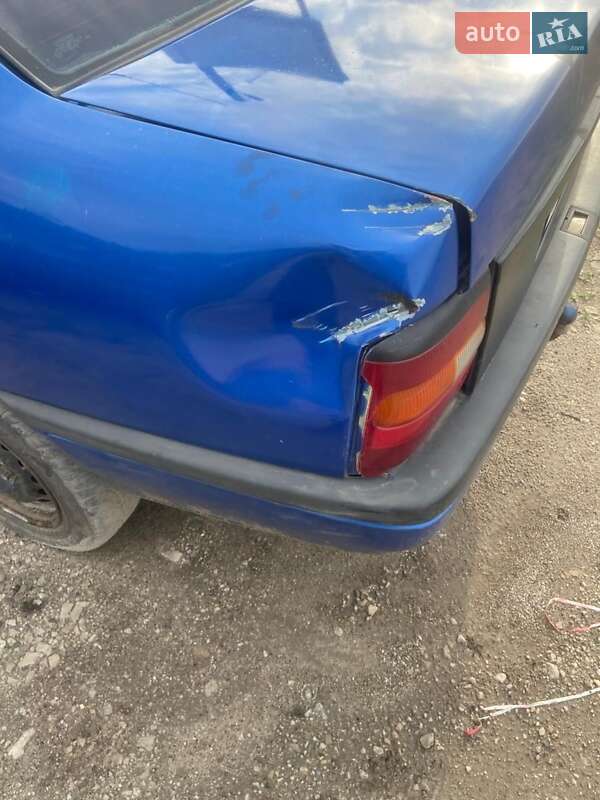 Седан Opel Vectra 1990 в Павлограде фото 6 Седан Opel Vectra 1990 в Павлограде