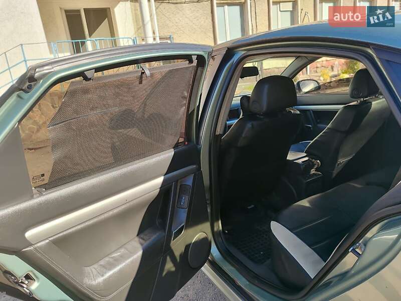 Лифтбек Opel Vectra 2005 в Черновцах