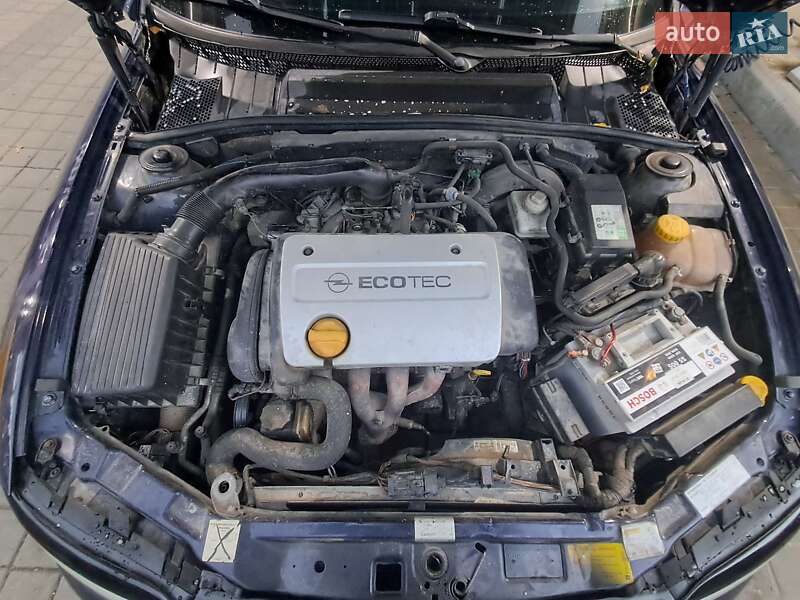 Седан Opel Vectra 1998 в Львові