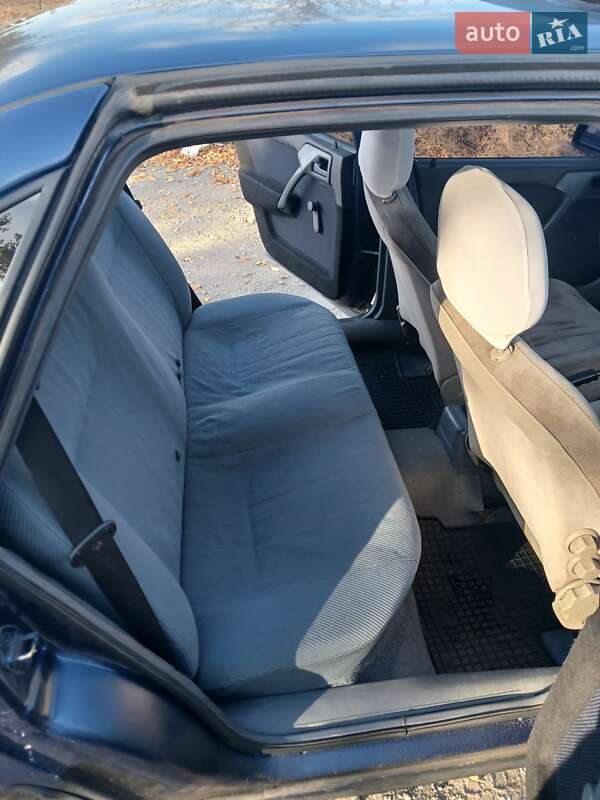 Седан Opel Vectra 1991 в Днепре