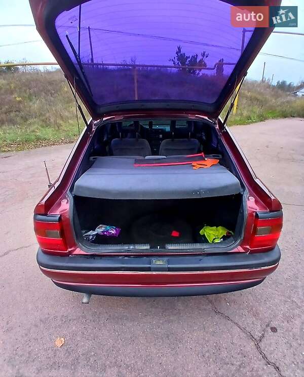 Седан Opel Vectra 1995 в Коростене