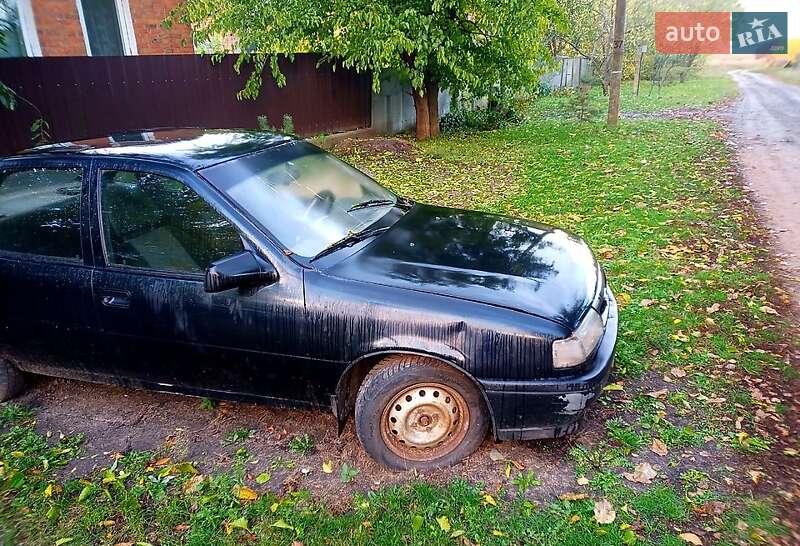 Седан Opel Vectra 1989 в Ромнах