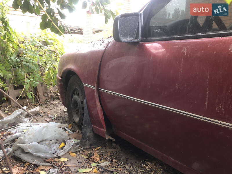 Седан Opel Vectra 1993 в  фото Седан Opel Vectra 1993 в