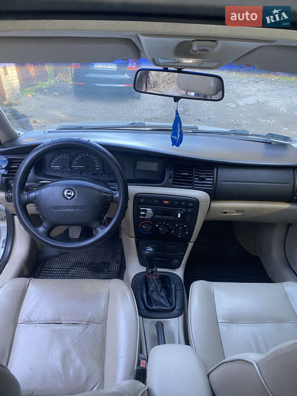 Седан Opel Vectra 1996 в Львові