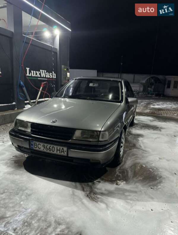 Седан Opel Vectra 1989 в Новояворовске фото 5 Седан Opel Vectra 1989 в Новояворовске