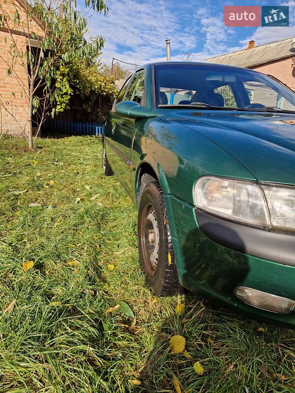 Седан Opel Vectra 1997 в Недригайлове