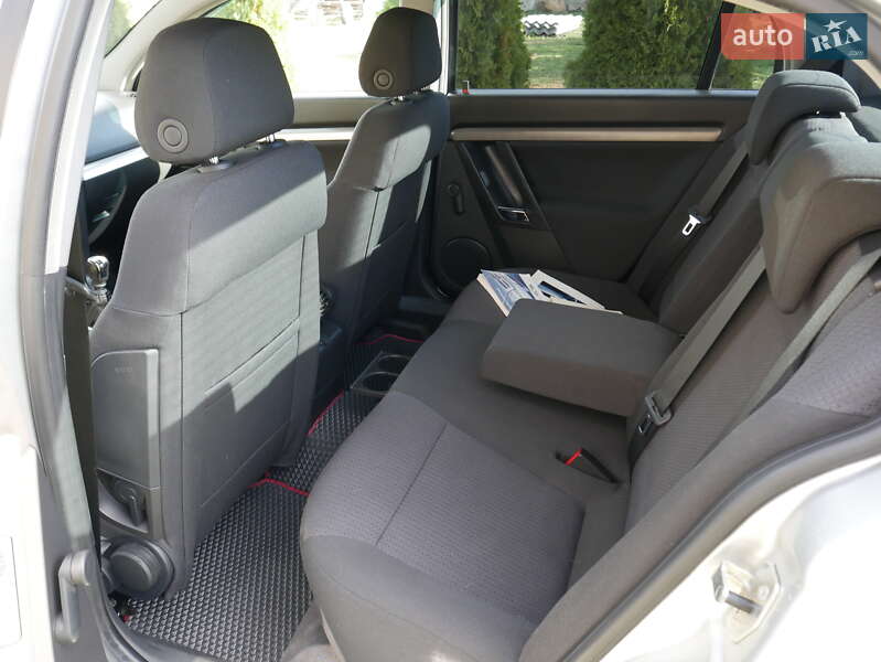 Седан Opel Vectra 2007 в Берегово фото 36 Седан Opel Vectra 2007 в Берегово