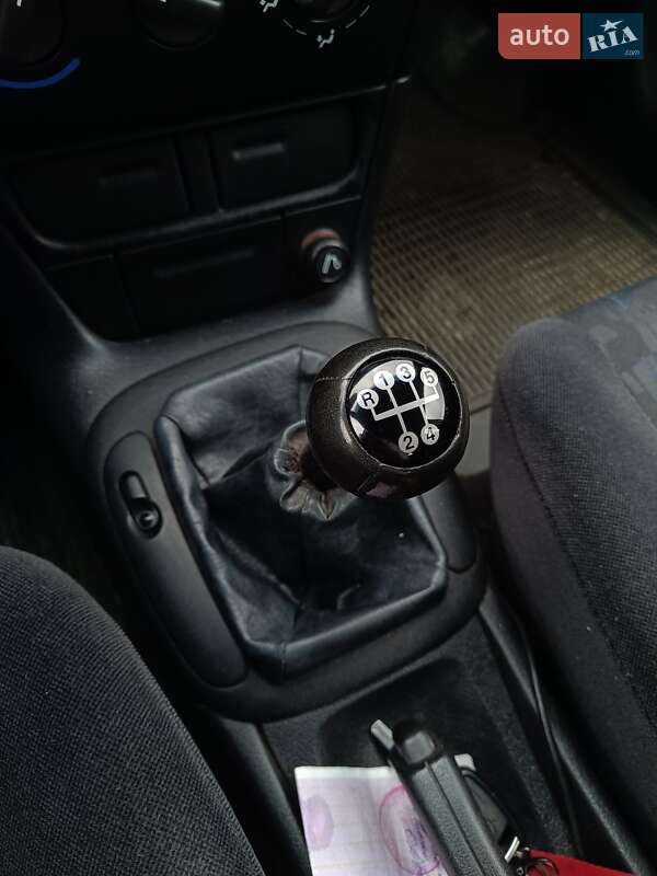 Универсал Opel Vectra 1998 в Дубровице