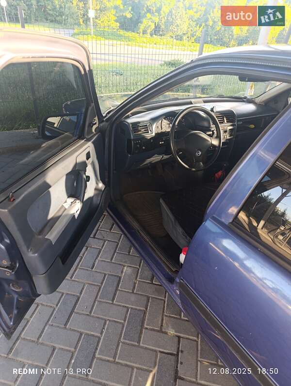 Седан Opel Vectra 1989 в Полтаві