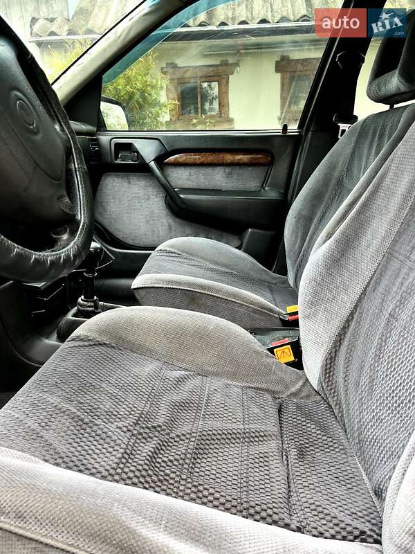 Седан Opel Vectra 1995 в Умани