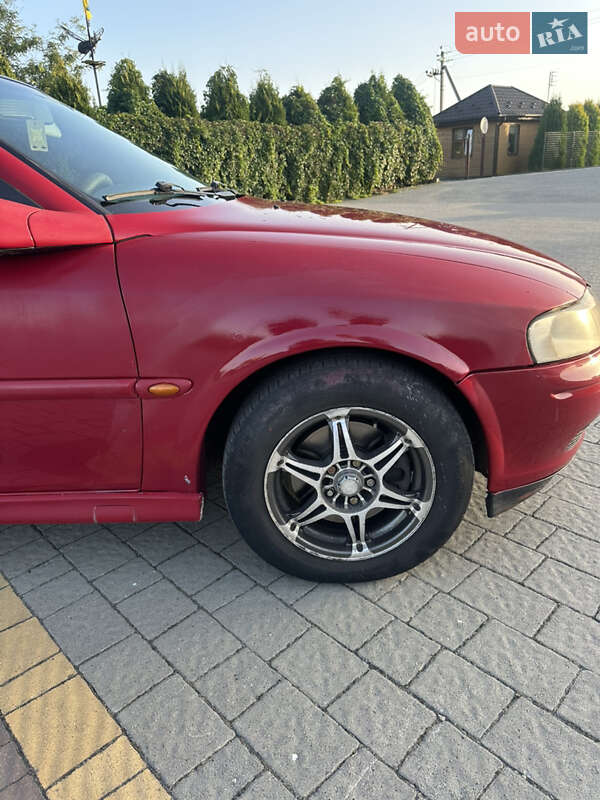 Лифтбек Opel Vectra 2000 в Львове