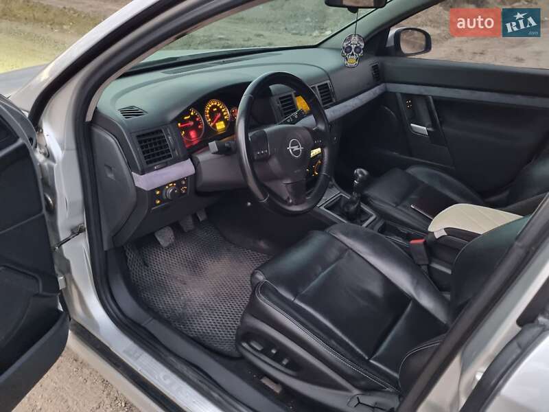 Лифтбек Opel Vectra 2003 в Николаеве фото 14 Лифтбек Opel Vectra 2003 в Николаеве