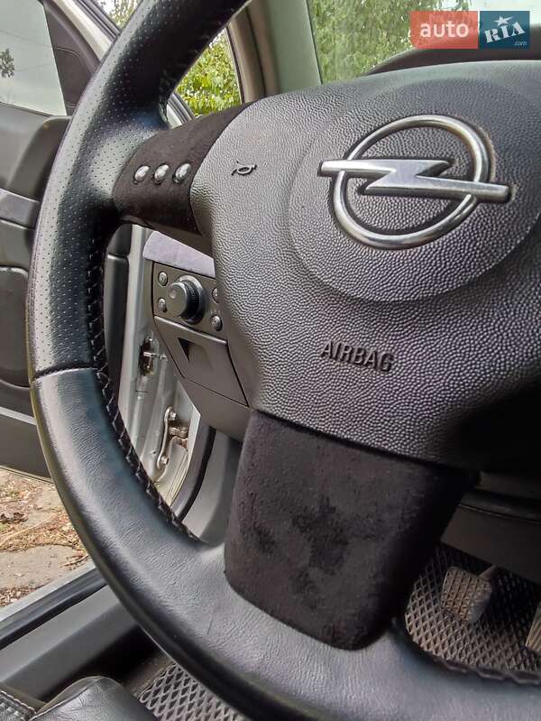 Лифтбек Opel Vectra 2003 в Николаеве фото 18 Лифтбек Opel Vectra 2003 в Николаеве